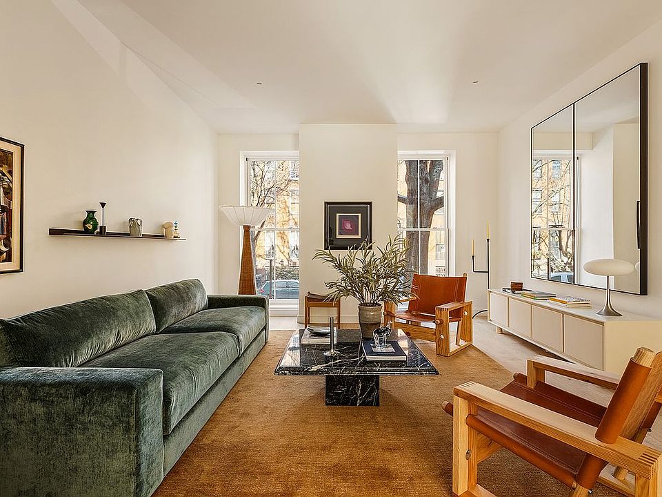 1st image of 238 De Graw St #2