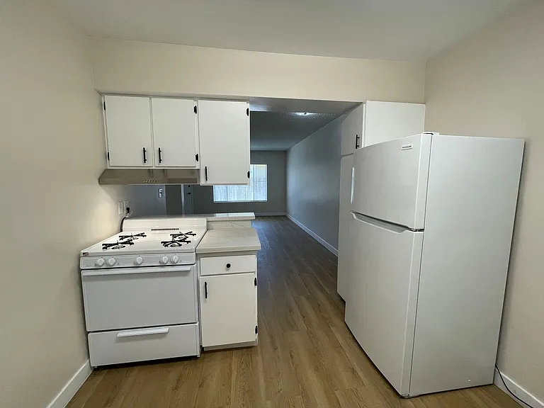 1141 Molino Ave — Photo 9