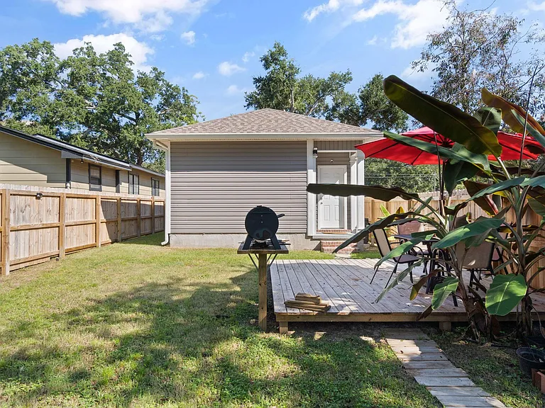 1023 W Blount St — Photo 23