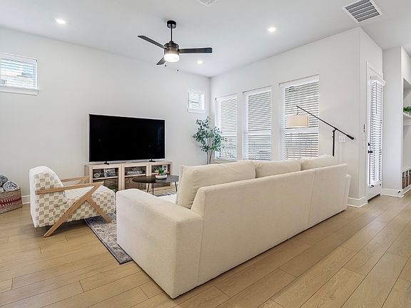 5th image of 6006 Rangeland Rd