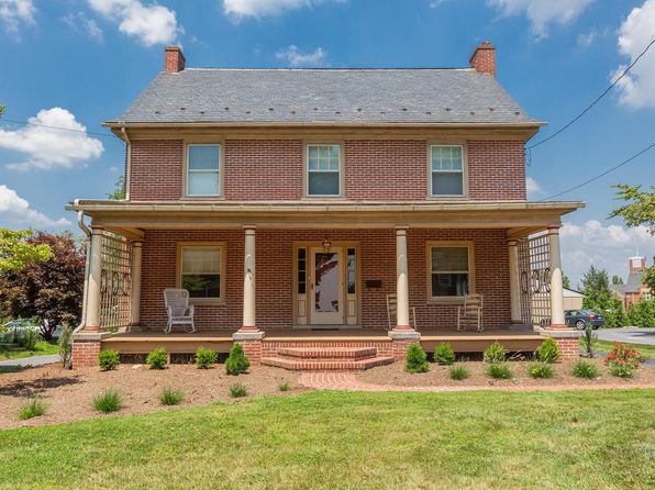 121 W Main St