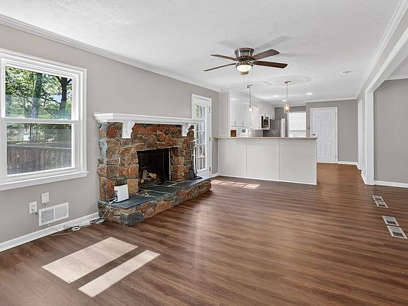 3rd image of 3151 Lassiter Rd