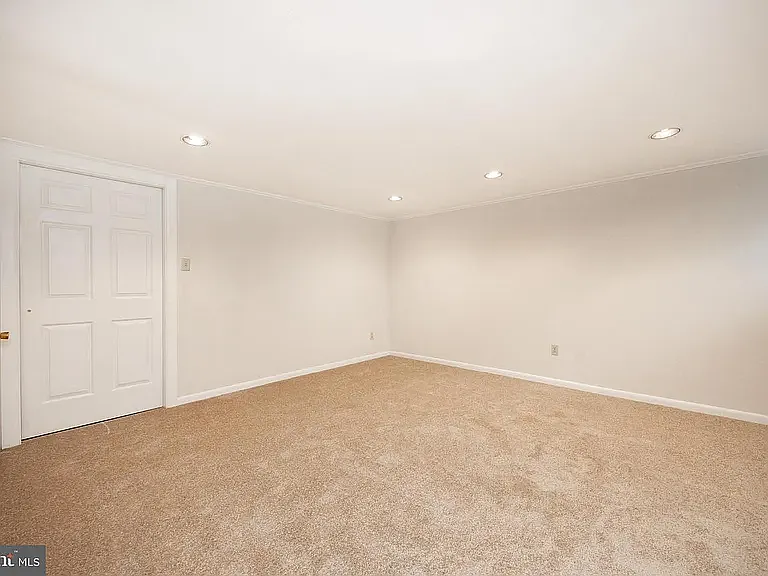 122 Kelmar Ave — Photo 22