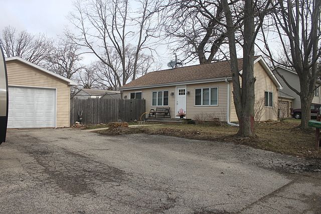 1st image of 26194 N Hickory Ave
