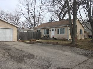 26194 N Hickory Ave, Mundelein, IL
