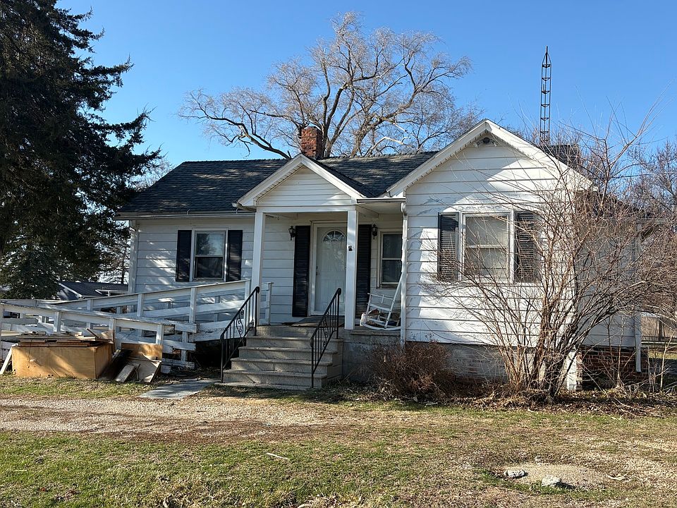 1st image of 4020 E 1553rd Rd
