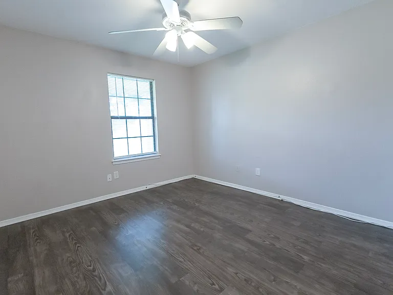 205 Ferguson Dr — Photo 10