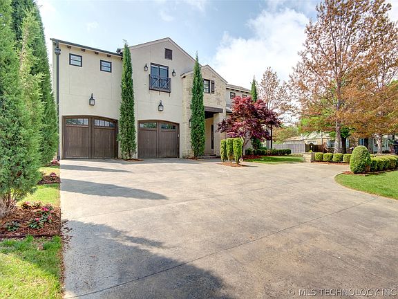 2nd image of 2532 E 22nd Pl