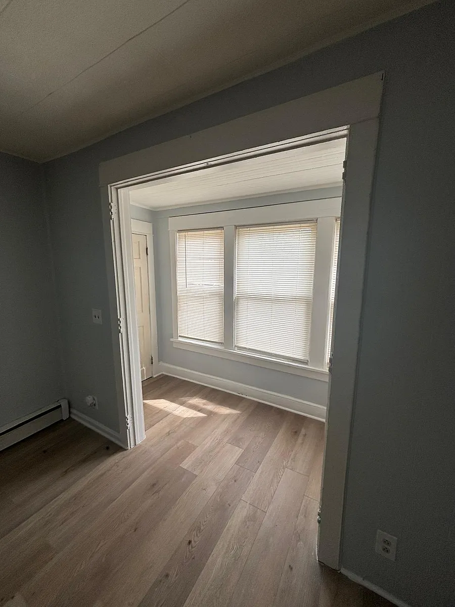 Building Photo - 9 W Monroe St #9