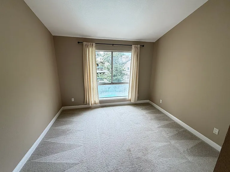 2560 Oak Rd #321 — Photo 12