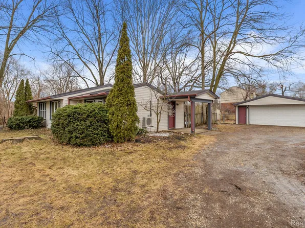 24235 Glenda St, Novi, MI 48375