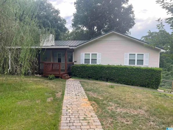 108 4th Ln, Pleasant Grove, AL 35127