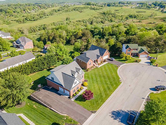 4th image of 130 Cedar Bluff Dr