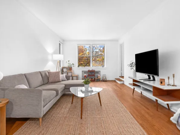 920 East 17th Street image 1 of 8