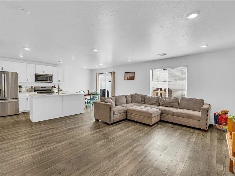 361 W 2050 N #58 — Photo 2
