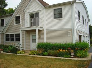 918 Inverrary Ln #D, Deerfield, IL 60015