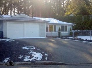 789 Roswell Dr, Bremerton, WA 98310