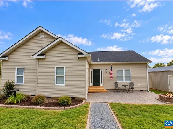 555 Racoon Rdg, Scottsville, VA 24590