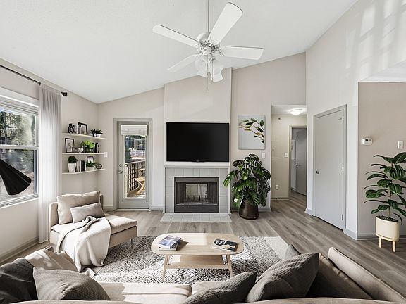 5th image of 6123 Farrington Rd #62-L01