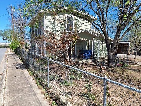 3rd image of 2044 Balboa Ave