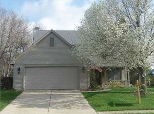 7662 Meadow Ridge Dr, Fishers, IN 46038