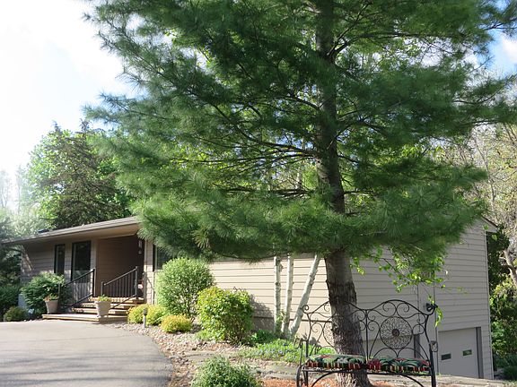 Front entrance, turn-around