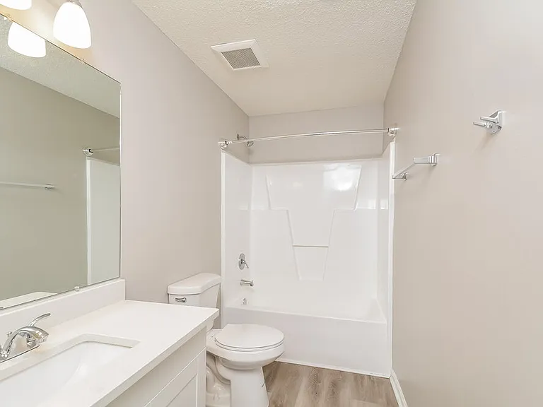 1005 Henchman Ct — Photo 14