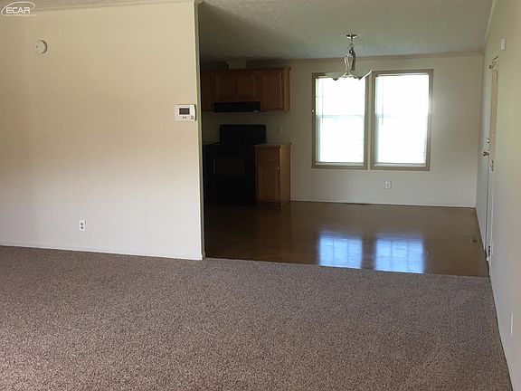 4th image of 1030 W Rowland St