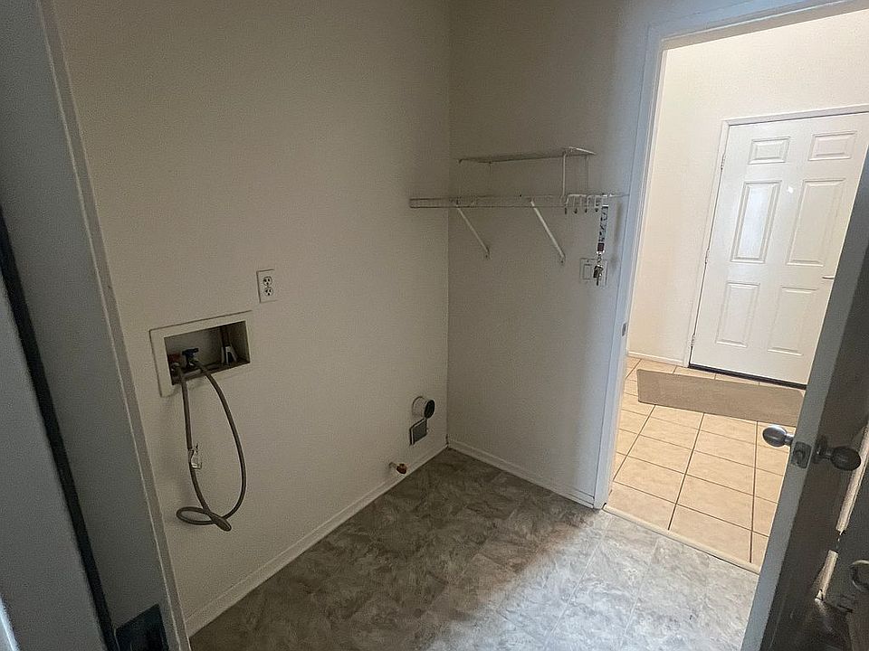 1st image of 15863 Fountain Ln