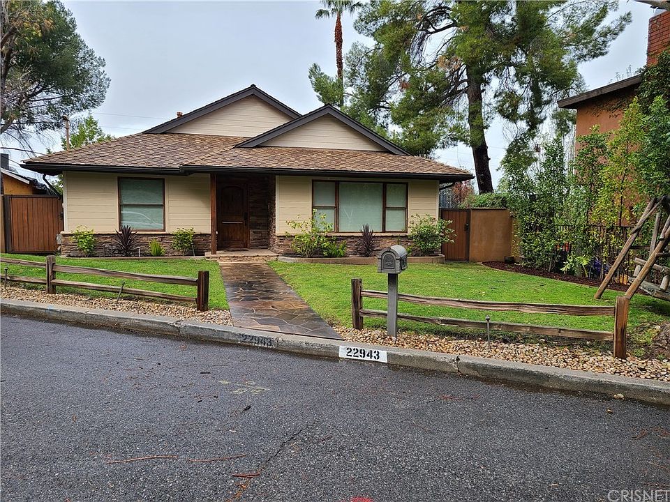 1st image of 22943 Crespi St