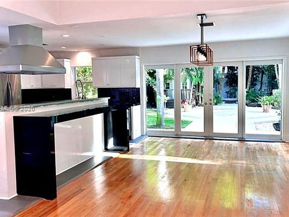 5th image of 2301 S Miami Ave #0