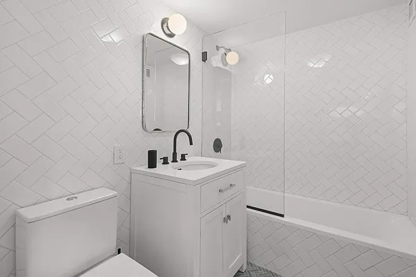 Rented by Sotheby's International Realty | media 10