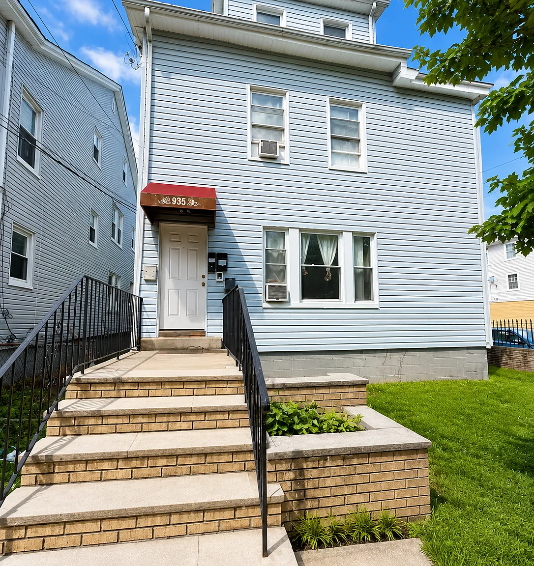 2 bed, 1000 sqft, $1,645 — Photo 1