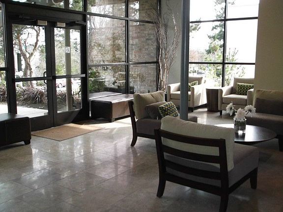 4th image of 511 100th Ave NE APT 211