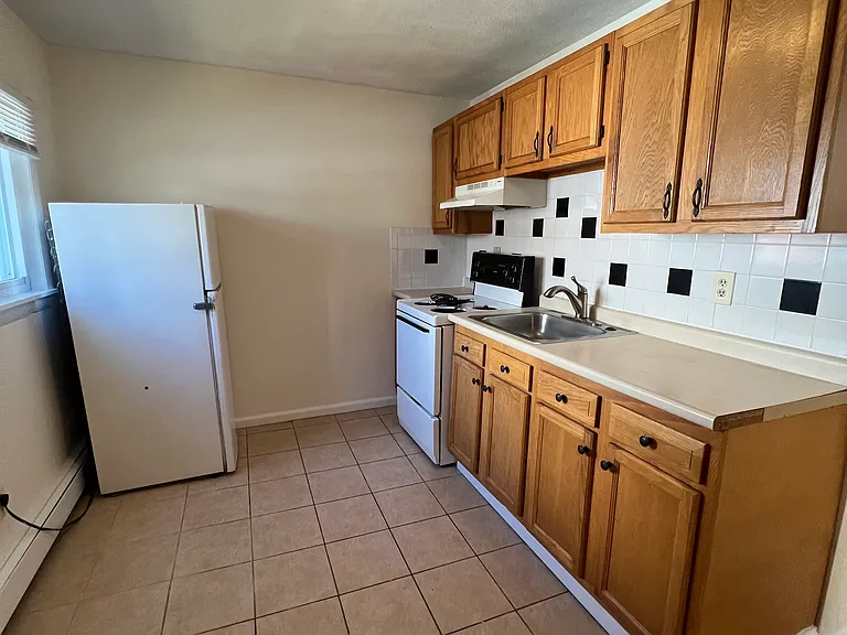 17 Pine St #1 — Photo 9