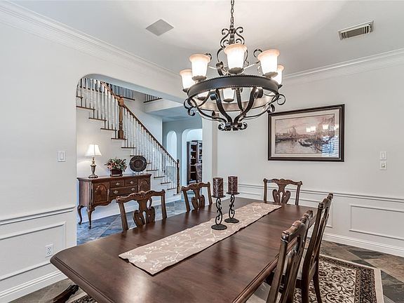 4th image of 27 Rivercoach Ln