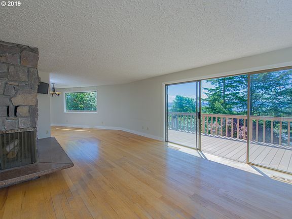 5th image of 836 Friedel Ave