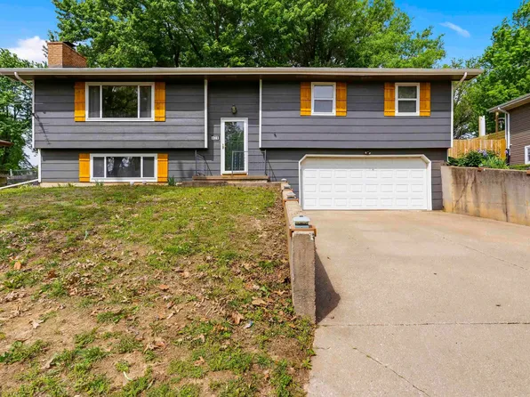829 Allison Ave, Manhattan, KS 66502