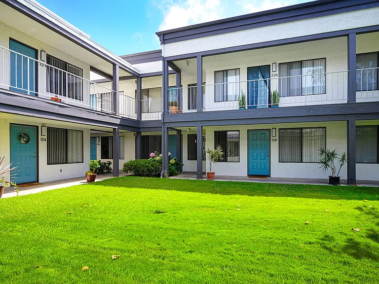 Silverado Apartments - A 55+ Community — Photo 15