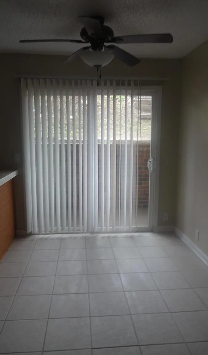 2 bed, 850 sqft, $850 — Photo 2