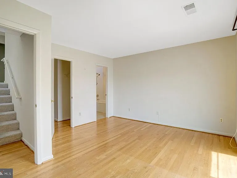 203 W Glendale Ave — Photo 57