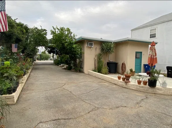 10438 Scoville Ave, Sunland, CA 91040