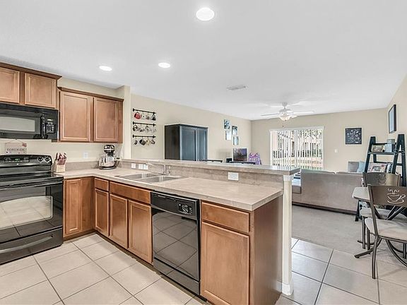 4th image of 417 Carina Cir