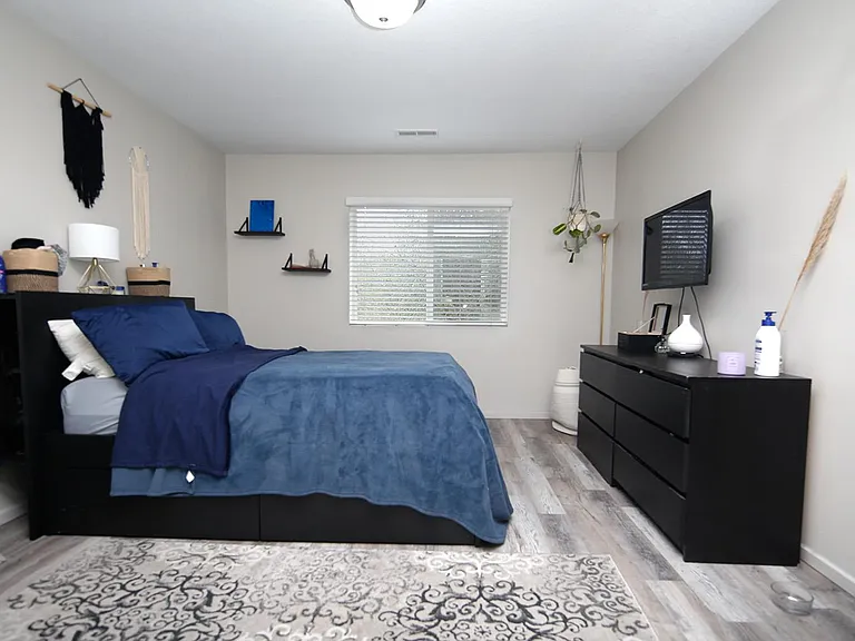 8513 NE 14th Pl — Photo 11