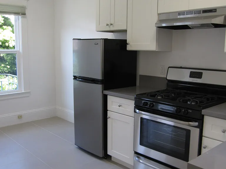460 14th St #6 — Photo 2