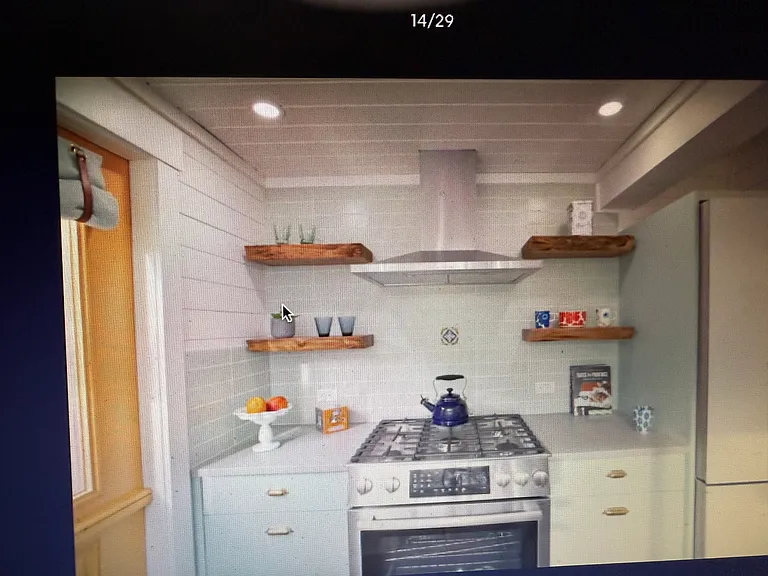 637 Madison Ave N — Photo 6