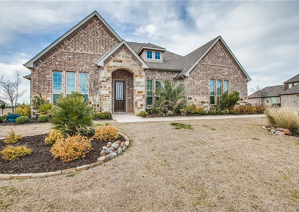 1st image of 313 Toulouse Ln