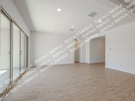 5th image of 2631 W Pecan Rd