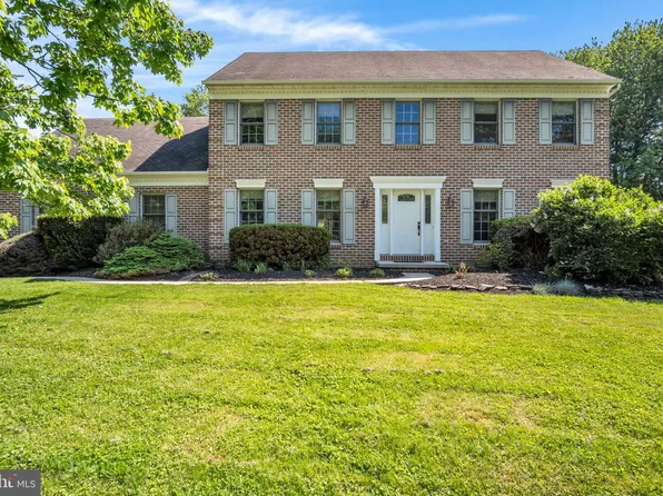 114 Foxfire Ln, Lewisberry, PA 17339