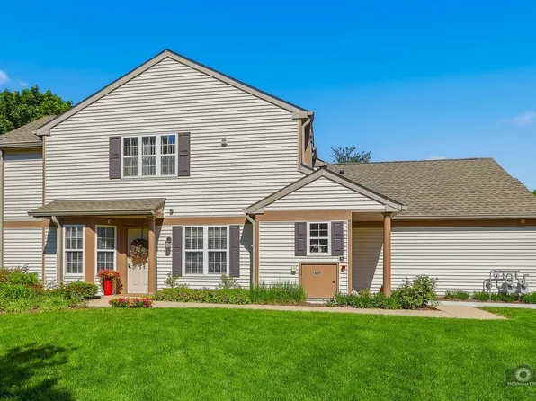 2904 Bartlett Ct Unit 102, Naperville, IL 60564